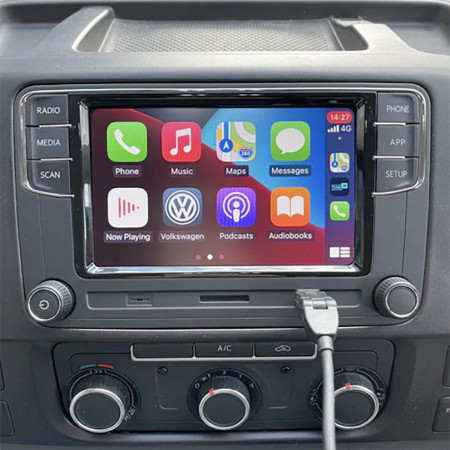 Apple CarPlay stereo installation